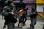 Más de 130 fallecidos tras fatal operativo policial en favelas de Río de Janeiro