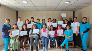 Hospital Víctor Lazarte Echegaray certifica a 25 familiares en cuidados posthospitalarios de sus pacientes
