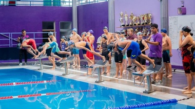 Inauguran moderna academia de natación en colegio de Trujillo
