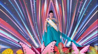 Trujillo celebra la coronación de su nueva reina infantil de la primavera