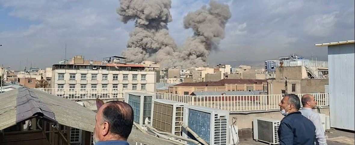 Irán lanza misiles contra bases de EE.UU. tras ofensiva conjunta con Israel