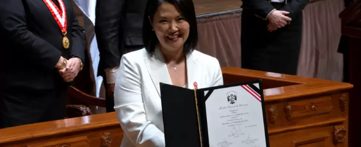 Keiko Fujimori recibe las credenciales que la acreditan como presidenta del Perú para el periodo 2026-2031