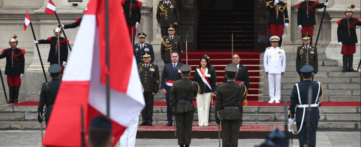 Keiko Fujimori fue reconocida como jefa suprema de las Fuerzas Armadas y la Policía Nacional