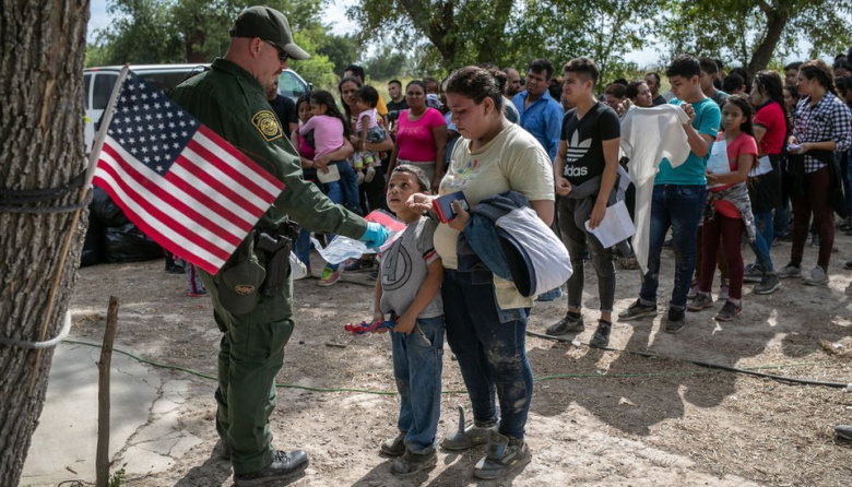 Estados Unidos pagará 1,000 dólares a inmigrantes para que dejen el país