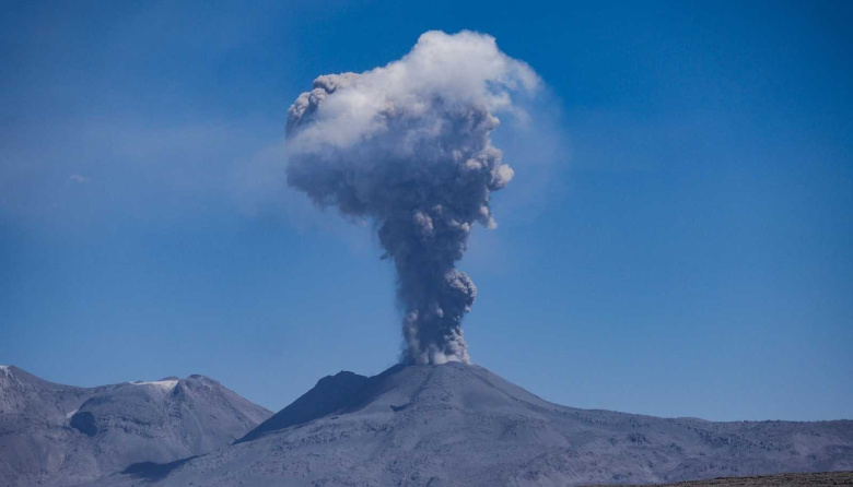 Alerta naranja en el volcán Sabancaya