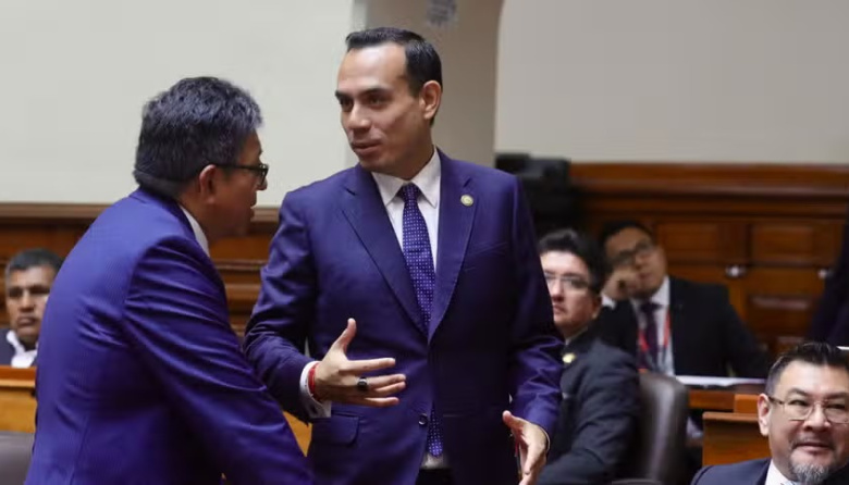 José Jerí vuelve al Parlamento y retoma su escaño semanas después de su censura