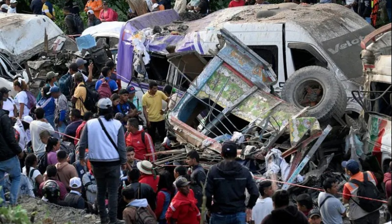 20 muertos y medio centenar de heridos dejan atentados terroristas en Colombia