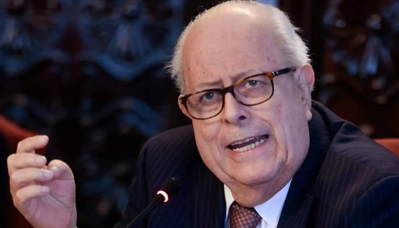 Velarde advierte retos para el próximo gobierno y pide fortalecer el servicio público