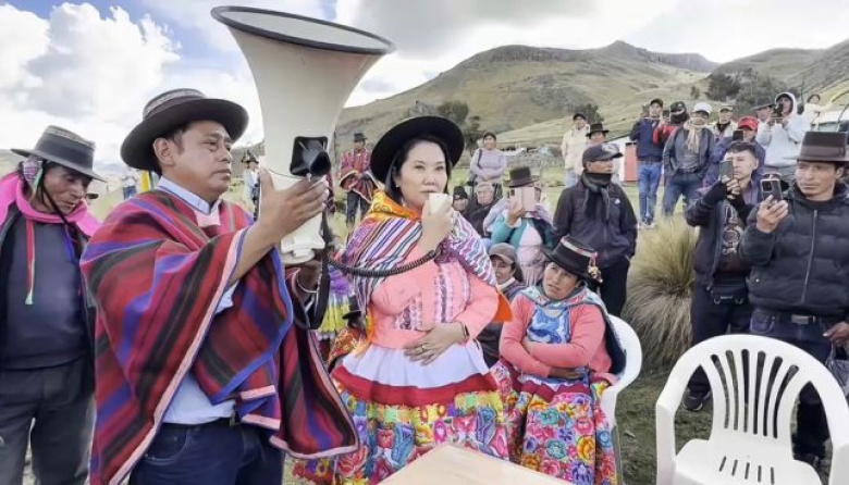 Keiko Fujimori inicia gira de segunda vuelta en Ayacucho y cuestiona críticas en su contra