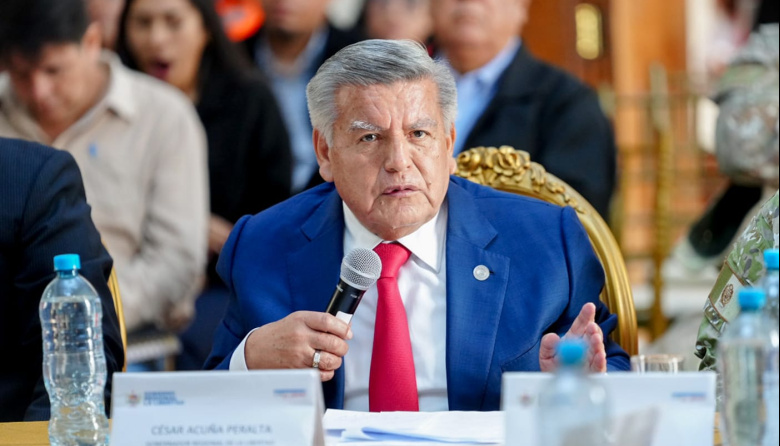 César Acuña descarta candidatura a elecciones regionales y anuncia reestructuración en APP
