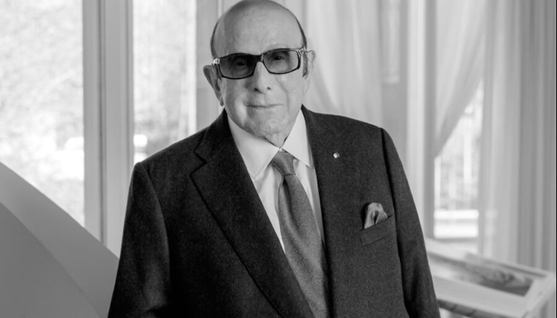 Fallece "el hombre de las orejas de oro", Clive Davis