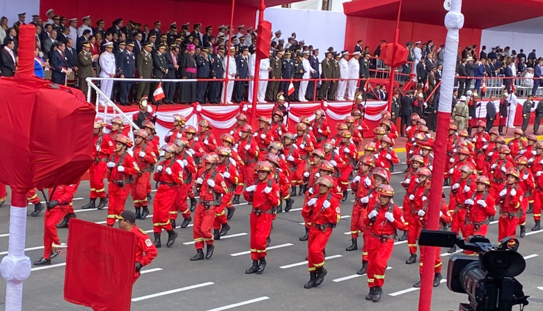 Ministerio de Defensa lamenta ausencia de los bomberos en el desfile por Fiestas Patrias