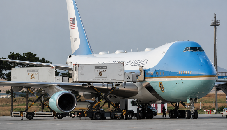 Trump habría cambiado de avión en secreto por una amenaza de misil iraní
