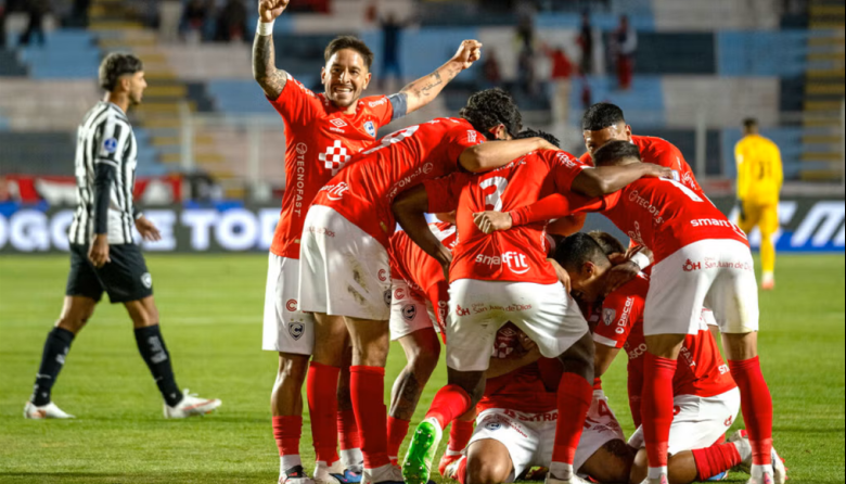 Cienciano golea 6-1 a Botafogo y convierte al Cusco en una fortaleza internacional