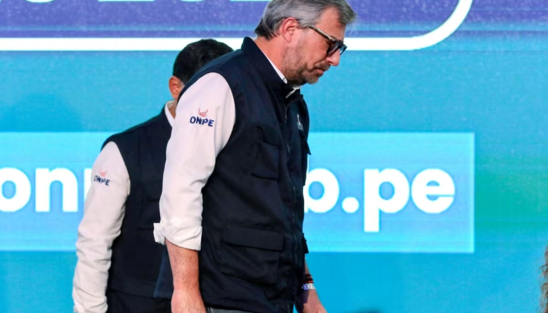 Piero Corvetto no se presentó como presidente de mesa