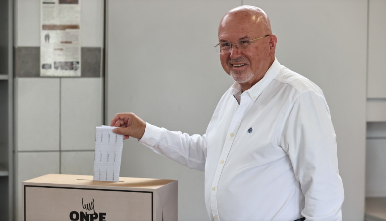 Carlos Bruce pide participación ciudadana y cuestiona actuación del JNE durante jornada electoral