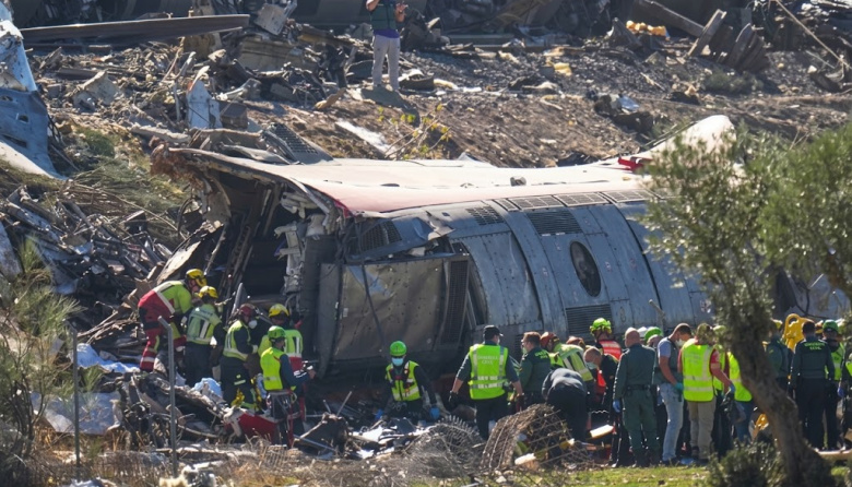 España: accidente entre dos trenes deja al menos 64 muertos en Toledo