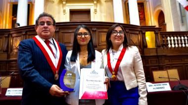 Congreso reconoce a paciente oncológica por su contribución a la salud pública en Perú