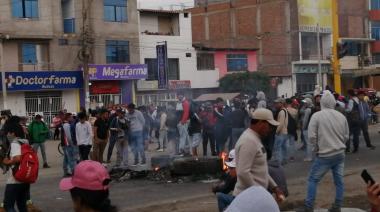 Pobladores bloquean carretera Panamericana Norte como protesta a ola de extorsiones