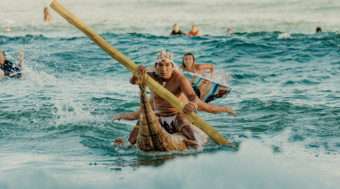 Carlos “Huevito” Ucañán lleva la tradición de Huanchaco hasta las olas de Australia