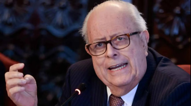 Velarde advierte retos para el próximo gobierno y pide fortalecer el servicio público