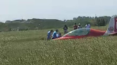Avioneta de la Fuerza Aérea aterriza de emergencia en campos de arroz