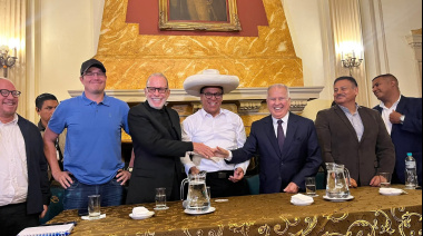 Los nuevos aliados del candidato presidencial de izquierda Roberto Sánchez