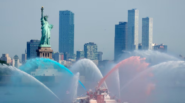EE.UU. celebra su 250.º aniversario con desfile naval en Nueva York y actos oficiales