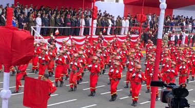 Ministerio de Defensa lamenta ausencia de los bomberos en el desfile por Fiestas Patrias