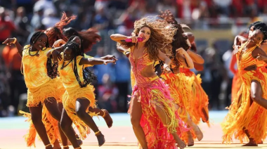 Tom Cruise, Shakira, BTS y Madonna brillan en la final del Mundial 2026