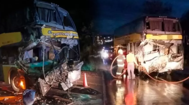 Choque entre un bus turístico y un camión deja más de 40 heridos en Argentina