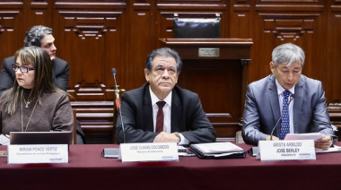 Minedu prepara sanciones para alumnos violentos y regulación del uso de celulares en colegios