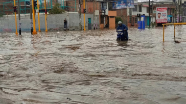 Piura bajo el agua por intensas lluvias: calles inundadas y mercado de Chulucanas afectado