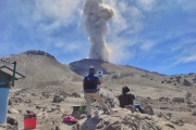 Volcán Sabancaya registra nueva explosión y dispersa cenizas hacia distritos de Caylloma
