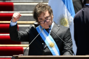 Javier Milei endurece política migratoria y expulsará a extranjeros que difundan mensajes de odio contra Argentina
