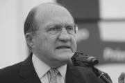 Falleció Fernando D'Alessio, exministro de Salud y fundador de Centrum PUCP