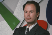 Fallece Dennis Haskins recordado director de Salvado por la campana a los 75 años