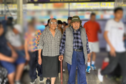 Pareja con 70 años de casados acuden juntos a votar