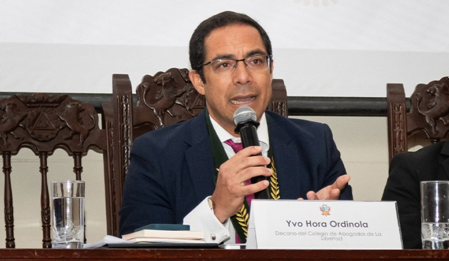 Yvo Hora advierte que inhabilitación de Delia Espinoza constituye “una grave revancha política”