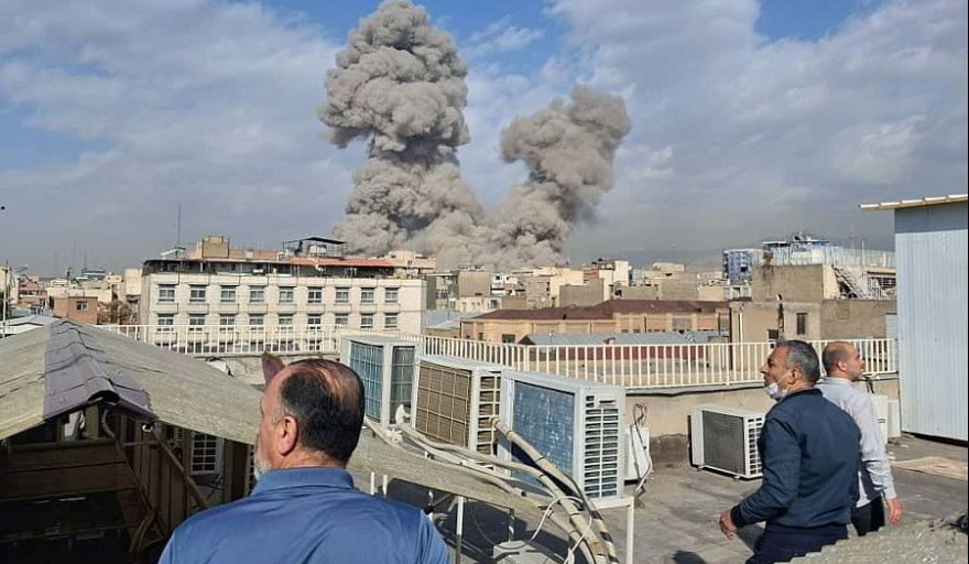 Irán lanza misiles contra bases de EE.UU. tras ofensiva conjunta con Israel