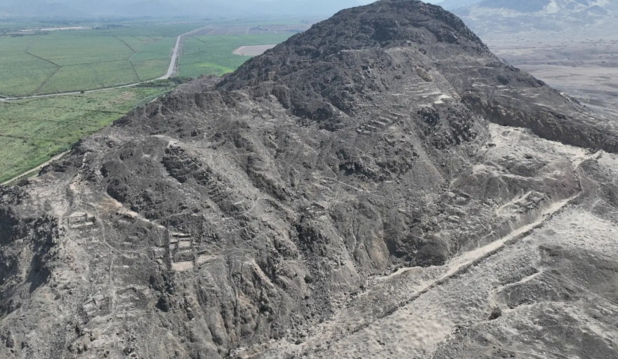 Investigación arqueológica en Chicama documenta geoglifo y complejo ceremonial Chimú